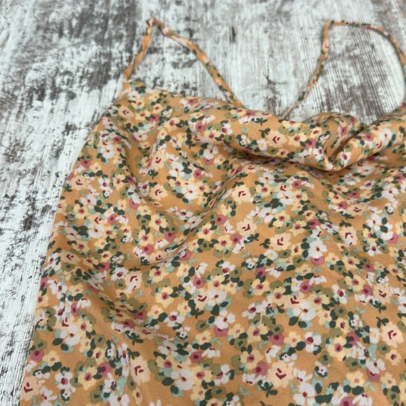Le Lis Floral Strappy Tank Top - Picture 6 of 9